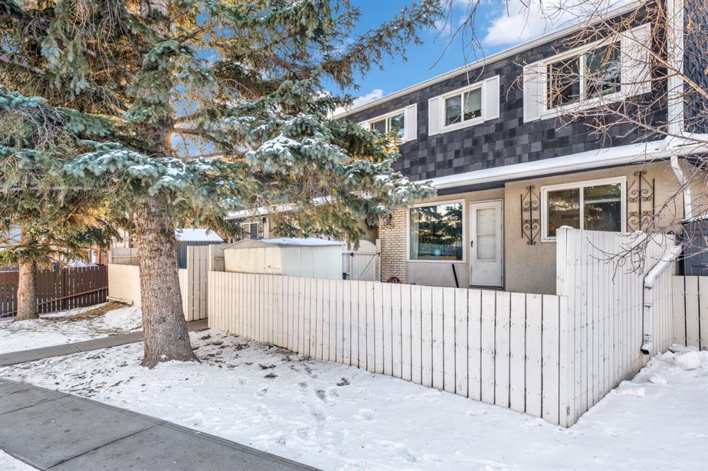 175 Manora Place NE #18